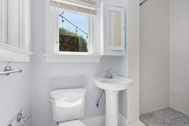 Detail Gallery Image 34 of 67 For 1654 Camino Del Mar Upper,  Del Mar,  CA 92014 - 3 Beds | 3 Baths