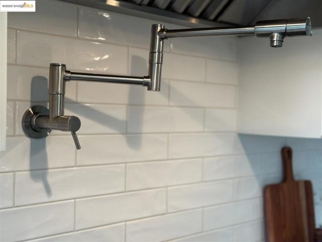 2310 Spaulding Ave, Berkeley CA: https://media.crmls.org/mediaz/70eeb6a0-eec6-4802-9130-769e854e38ec.jpg