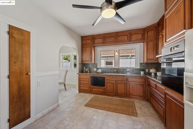 148 Estabrook, San Leandro CA: https://media.crmls.org/mediaz/70eed420-604d-4e55-9a91-75c2509cfb6a.jpg