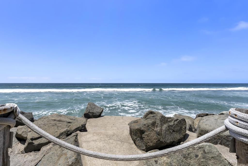 https://media.crmls.org/mediaz/70ef2d50-563a-4fd2-a808-6da17e6010e1.jpg?preset=X-Large