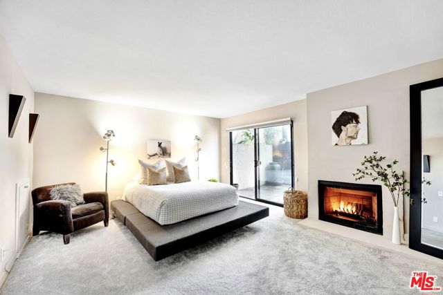 1979 Grace Avenue, Los Angeles CA: https://media.crmls.org/mediaz/70ef5dd2-a0d2-457d-a5e3-f704d78e22e9.jpg