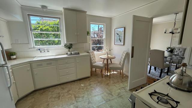 1408 Birch Avenue, San Mateo CA: https://media.crmls.org/mediaz/70efa805-75d5-4404-8c0a-cd25035e17e9.jpg