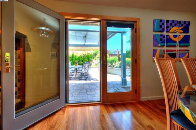 6291 Calle Fuego, Pleasanton CA: https://media.crmls.org/mediaz/70efe4bf-ce5c-4d96-8cc7-97068a1f73bd.jpg