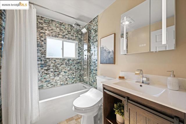 Image 25 of 47 For 9285 D St  