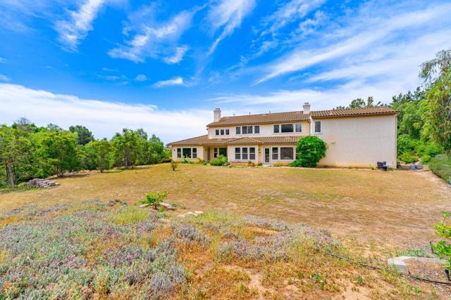 1964 Tracy Ct, Fallbrook CA: https://media.crmls.org/mediaz/70f09858-fd2a-4a63-9b2b-92c37142583e.jpg