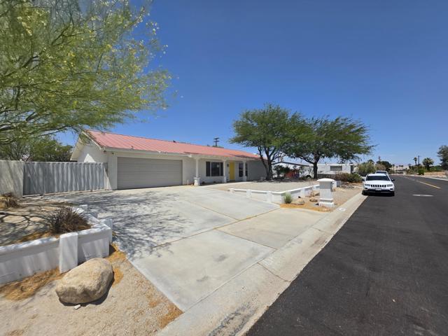 1800 E Joyce Drive Drive, Palm Springs CA: https://media.crmls.org/mediaz/70f16049-7cfa-420d-baeb-6b878df416c2.jpg