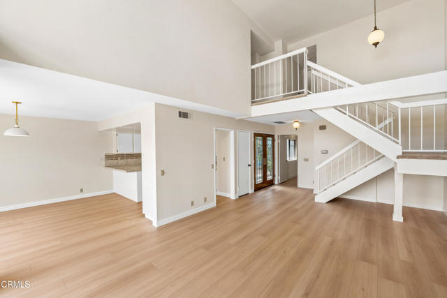 4630 Eastbourne Bay, Oxnard CA: https://media.crmls.org/mediaz/70f1da2a-898c-46ac-9fa7-991d51fe3f31.jpg