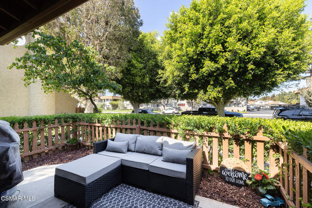 658 Rosewood Avenue, Camarillo CA: https://media.crmls.org/mediaz/70f1ea53-e3ea-4882-afb7-c02293cdc0d0.jpg