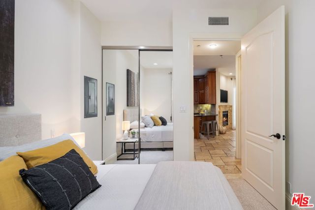16123 West Sunset Boulevard, 12 photo 19