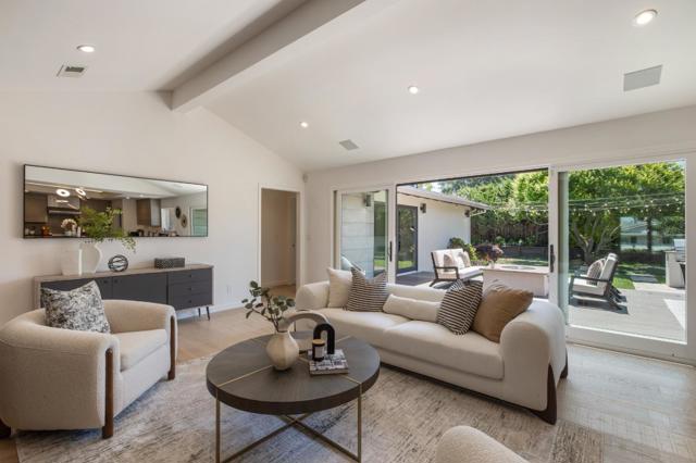 34 Carriage Court, Los Altos CA: https://media.crmls.org/mediaz/70f3c556-ca5e-47b9-a43d-5617113bccc7.jpg