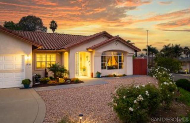 1935 Cresthaven Dr, Vista CA: https://media.crmls.org/mediaz/70f4a4f9-5233-4bd1-9275-ad2f5a432192.jpg