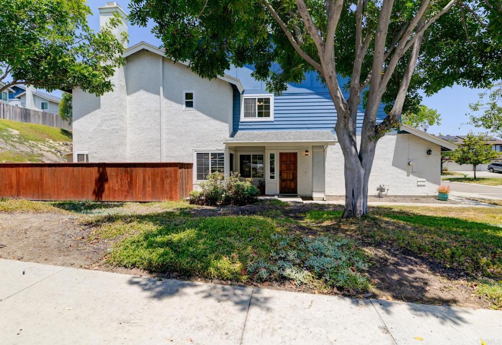 1403 Manzana Way