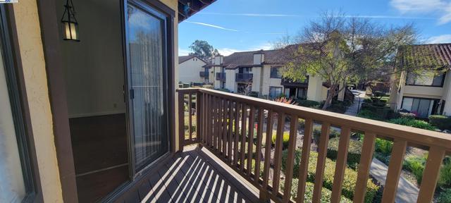 14161 Seagate Dr, San Leandro CA: https://media.crmls.org/mediaz/70f51df5-f79e-412a-9f86-97440afbef5c.jpg
