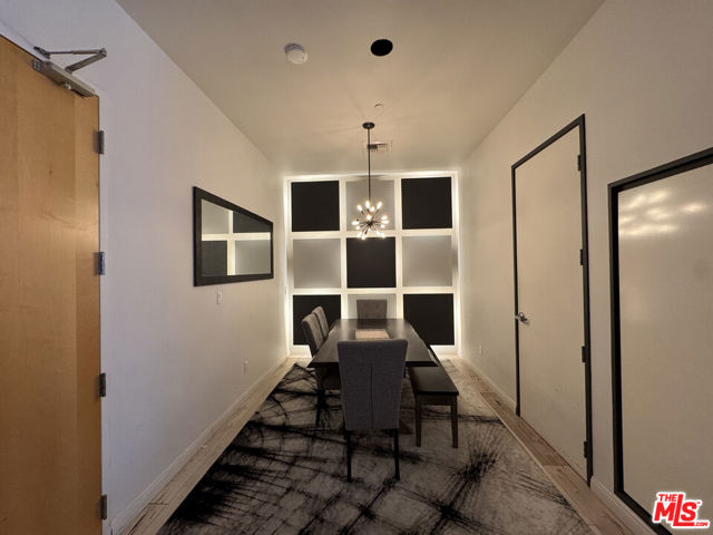 801 S Grand Avenue, Los Angeles CA: https://media.crmls.org/mediaz/70f52bee-033f-4787-b3fe-e43abf32c134.jpg