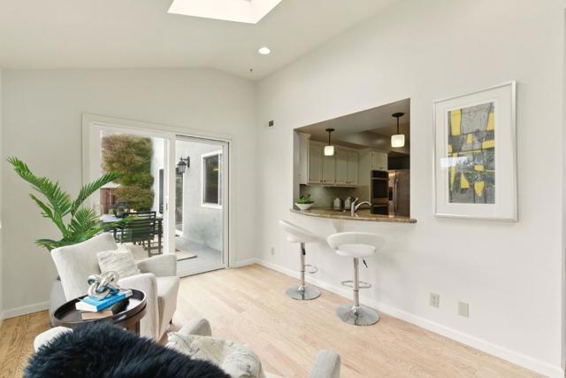 942 Constitution Drive, Foster City CA: https://media.crmls.org/mediaz/70f5d009-2b59-4ff6-907c-c3534ff78262.jpg