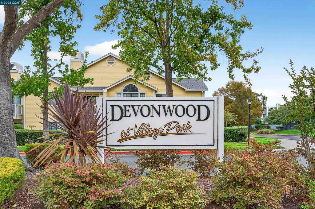 1202 Devonwood