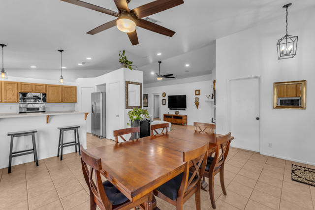 Image 31 of 64 For 52680 Avenida Martinez