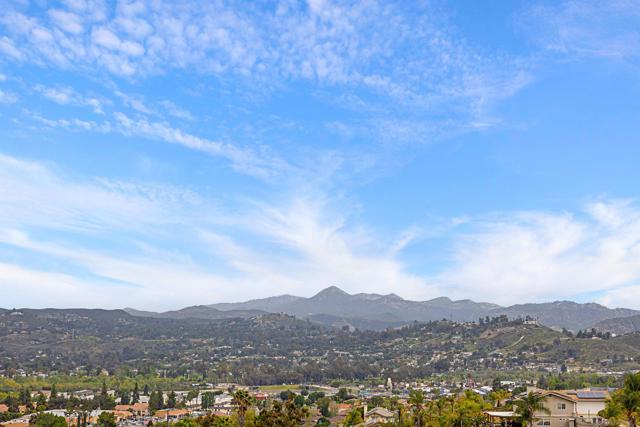 9100 Single Oak Dr, Lakeside CA: https://media.crmls.org/mediaz/70f68579-549e-4013-940b-4adcfce02eef.jpg