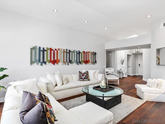 13338 Corte De Chucena, San Diego CA: https://media.crmls.org/mediaz/70f6b57a-ccee-48b6-9ae6-6fe596cc3a3f.jpg