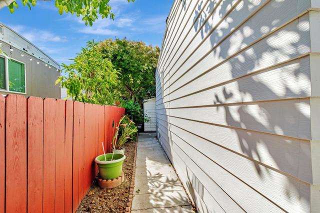 316 Los Encinos St, San Jose CA: https://media.crmls.org/mediaz/70f7137f-e974-47b6-84e1-17b0f616a72b.jpg