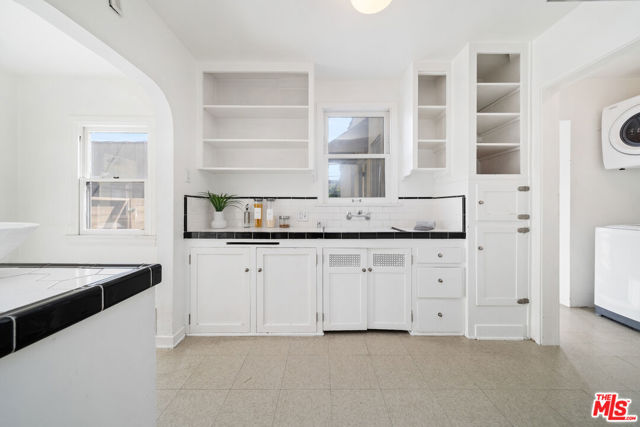 3000 Finch Street, Los Angeles CA: https://media.crmls.org/mediaz/70f78ead-6955-4818-aa96-67fccd20ec1b.jpg