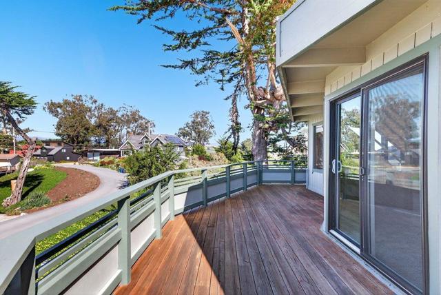 1 Gray Way, Watsonville CA: https://media.crmls.org/mediaz/70f7df8c-1639-4ceb-84b2-39b7c9c5c798.jpg