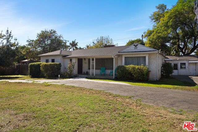 6655 Lindley Avenue, Reseda CA: https://media.crmls.org/mediaz/70f8d4ac-7e18-4323-a229-8c6285447419.jpg