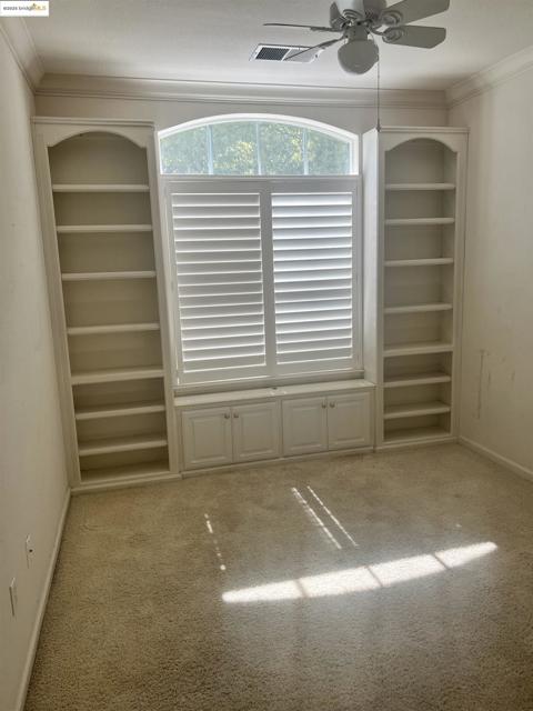 639 Pomona Dr, Brentwood CA: https://media.crmls.org/mediaz/70f93149-5791-43ce-8213-f639ca1ecc28.jpg