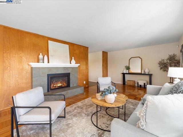 4311 Circle Ave, Castro Valley CA: https://media.crmls.org/mediaz/70f95dbe-cd93-4193-9b06-3f8a98efce76.jpg