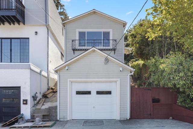 129 Alvarado Street, Brisbane CA: https://media.crmls.org/mediaz/70f96a5b-1815-42df-b45b-145053e5500c.jpg