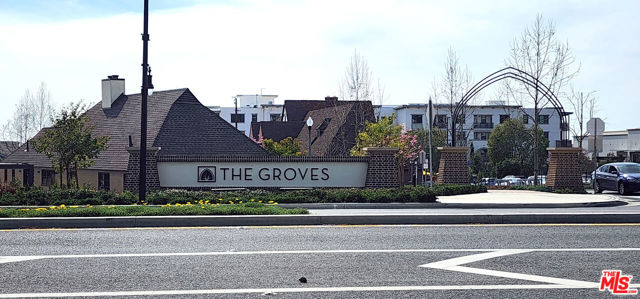 12129 Beverly Boulevard, Whittier CA: https://media.crmls.org/mediaz/70f9973e-7cd3-4f8c-aa84-e29d521bffea.jpg
