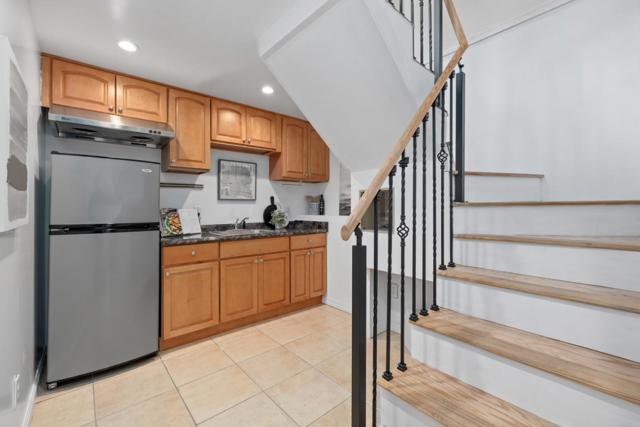 818 30th Avenue, San Francisco CA: https://media.crmls.org/mediaz/70f9e360-e308-4282-9d44-6c9d7f6ba46f.jpg