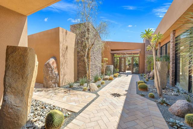 50741 Desert Arroyo Trail, Indian Wells CA: https://media.crmls.org/mediaz/70fa1f21-ce70-4a5c-89e6-785ec32b3ddc.jpg