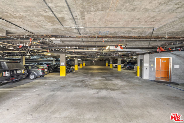 5955 Saturn Street, Los Angeles CA: https://media.crmls.org/mediaz/70fa395c-4bc7-43b2-a876-597f10bf0d9f.jpg