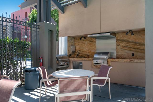 1270 Cleveland Ave, San Diego CA: https://media.crmls.org/mediaz/70fa5b74-2b45-4c52-b105-bd4519bab55d.jpg