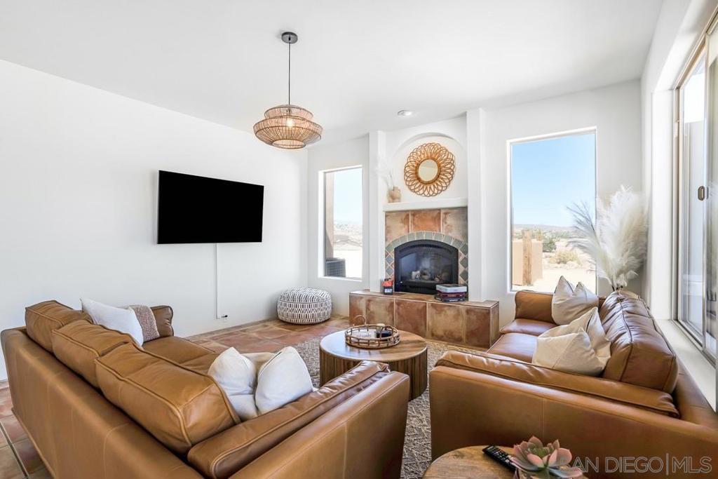 MLS #250040901SD image #1