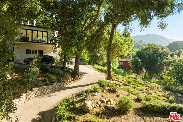 1149 OLD TOPANGA CANYON Road photo 2