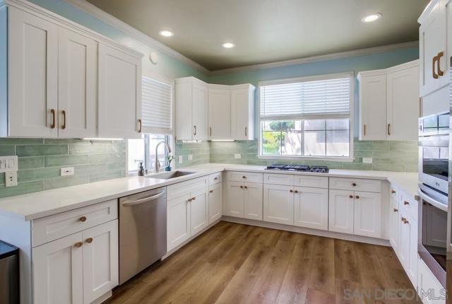 5159 Renaissance Ave, San Diego CA: https://media.crmls.org/mediaz/70fc0a24-b6f2-4ca7-ac27-23ed27e0885e.jpg