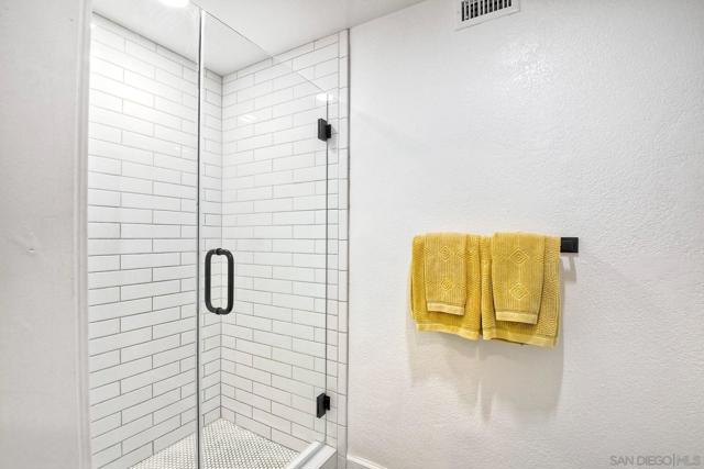 7219 Mimosa Dr, Carlsbad CA: https://media.crmls.org/mediaz/70fc4795-0992-470d-b902-b83fa776d9a5.jpg