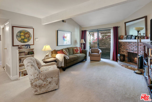 15511 Sherman Way, 53 photo 5
