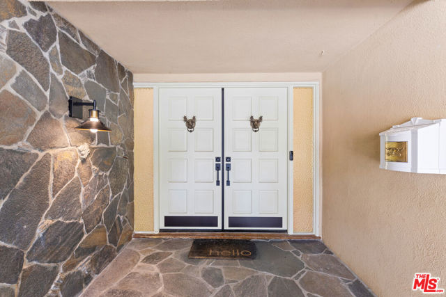 31906 Lyndbrook Court photo 8