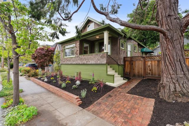 3206 Garfield Ave, Alameda CA: https://media.crmls.org/mediaz/70fcbbb6-38d3-4894-afa8-550c002fe20a.jpg