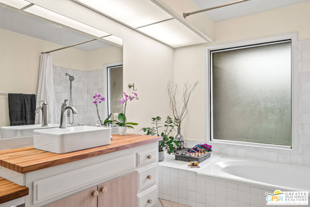 71824 Eleanora Lane, Rancho Mirage CA: https://media.crmls.org/mediaz/70fd1728-0716-4e1c-a053-26615fad6d05.jpg