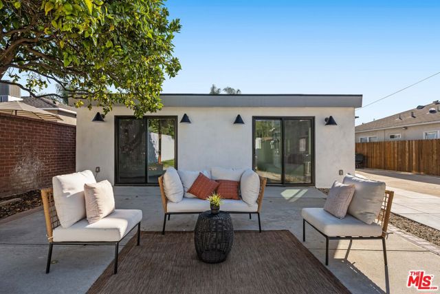8507 Naylor Avenue, Los Angeles CA: https://media.crmls.org/mediaz/70fdac47-e29a-4f1d-8113-a395180ca3e9.jpg