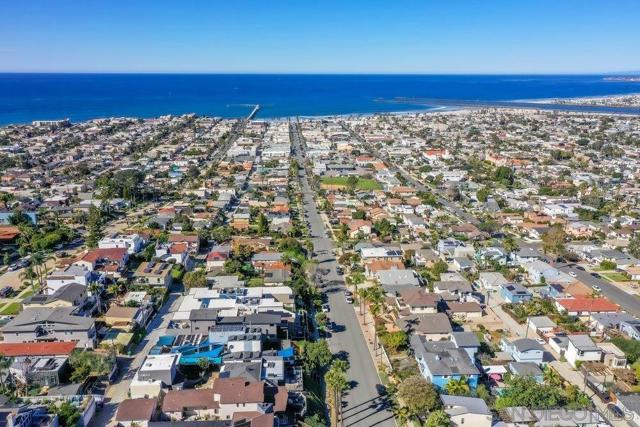 4545 Newport Ave, San Diego CA: https://media.crmls.org/mediaz/70feb889-8902-4cde-89a2-a115529df4b8.jpg