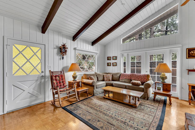 54640 Marian View Drive, Idyllwild CA: https://media.crmls.org/mediaz/70fff94a-a58f-4ba1-9f9f-a00aba08a0b5.jpg