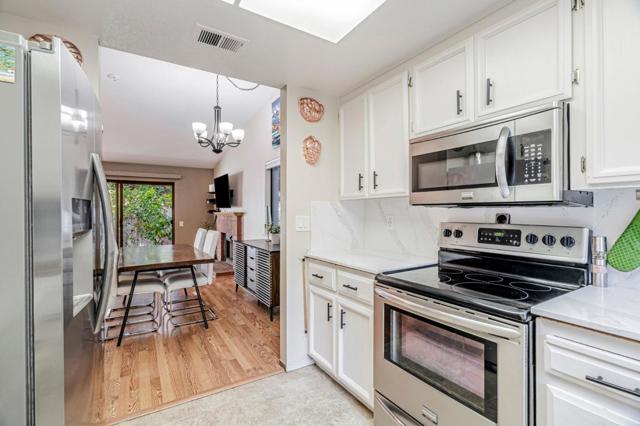 5022 Treaty Court, San Jose CA: https://media.crmls.org/mediaz/71001358-5556-48be-aa70-df417a6e081e.jpg