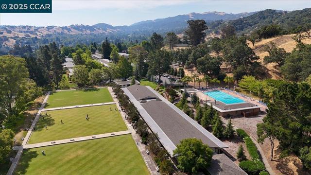 1256 Skycrest Dr, Walnut Creek CA: https://media.crmls.org/mediaz/710091f1-7de4-4f21-86c8-1e7592d4fb0a.jpg