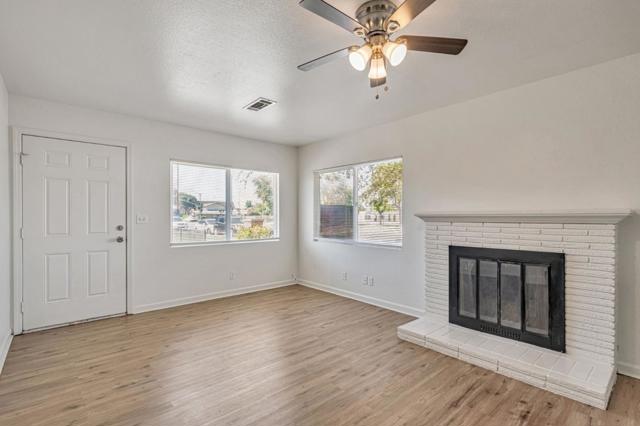 2842 N First Street, Fresno CA: https://media.crmls.org/mediaz/7100d5d2-05b1-404d-996d-7c407968c148.jpg
