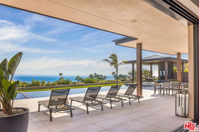 11809 Ellice Street, Malibu CA: https://media.crmls.org/mediaz/7100ebf6-a8aa-4815-a0c7-2d8476209c85.jpg